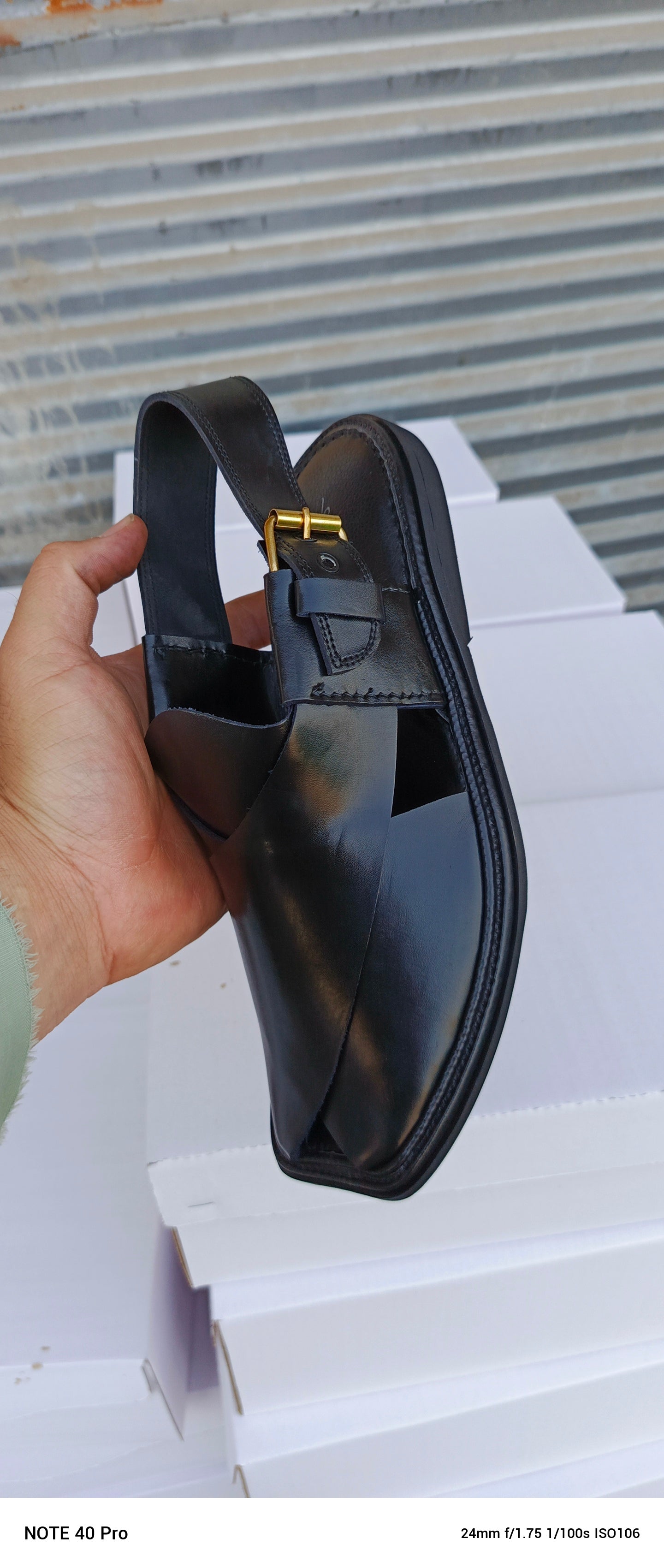 First Class T Gol Famous Chappal