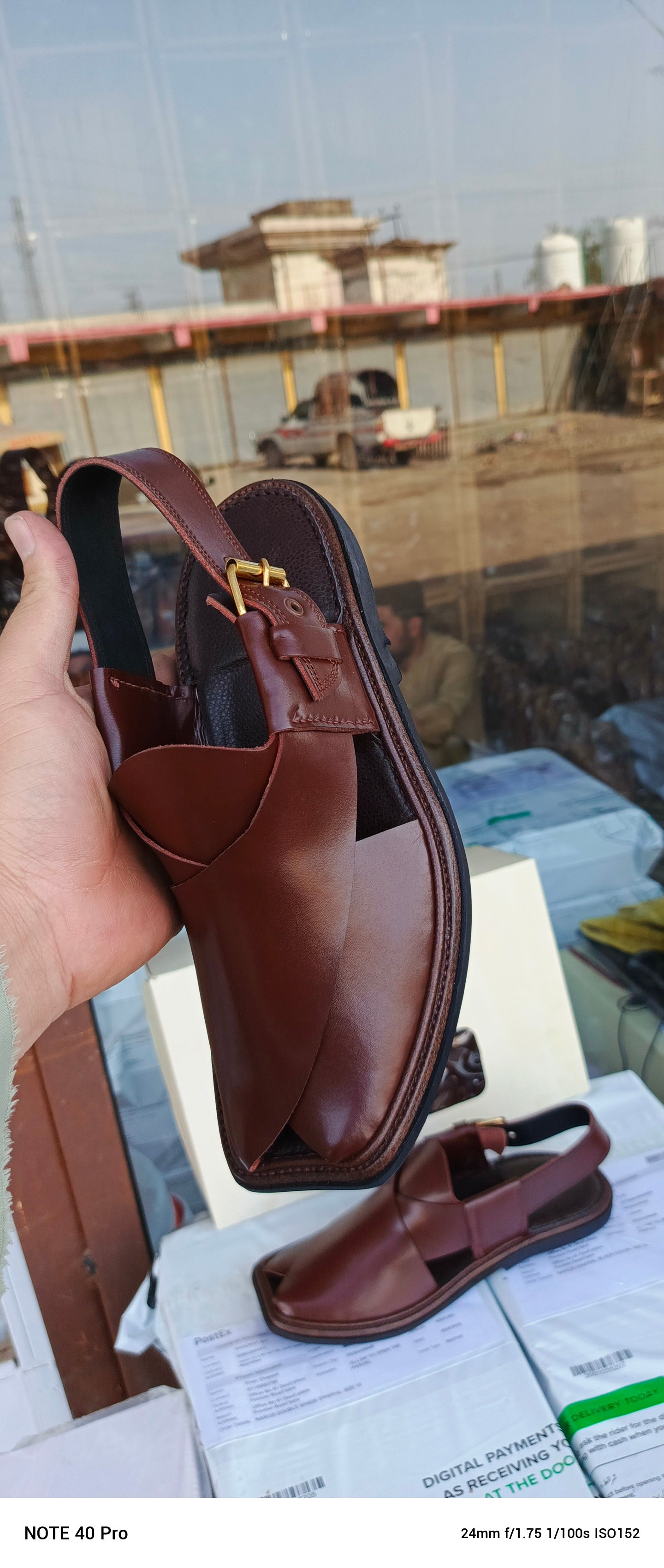 First Class T Gol Famous Chappal