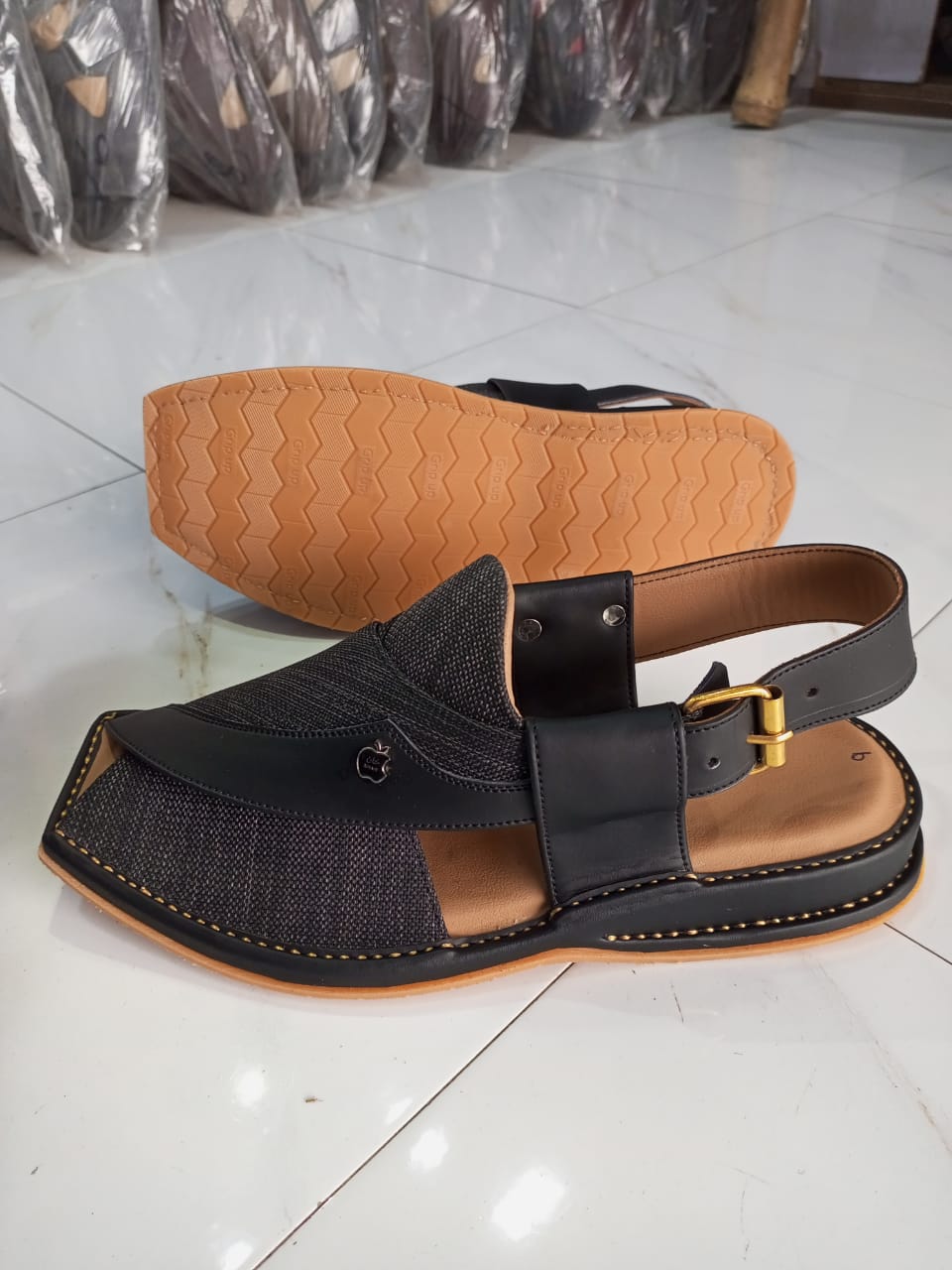 Peshawar Zalmi Fabric Chappals gray colour with imported very soft sole and beautiful imported fabric is used. Each design of Happy Face footwear give extra look.
ThApple Peshawar Zalmi Fabric ChappalsSell MartSell MartApple Peshawar Zalmi