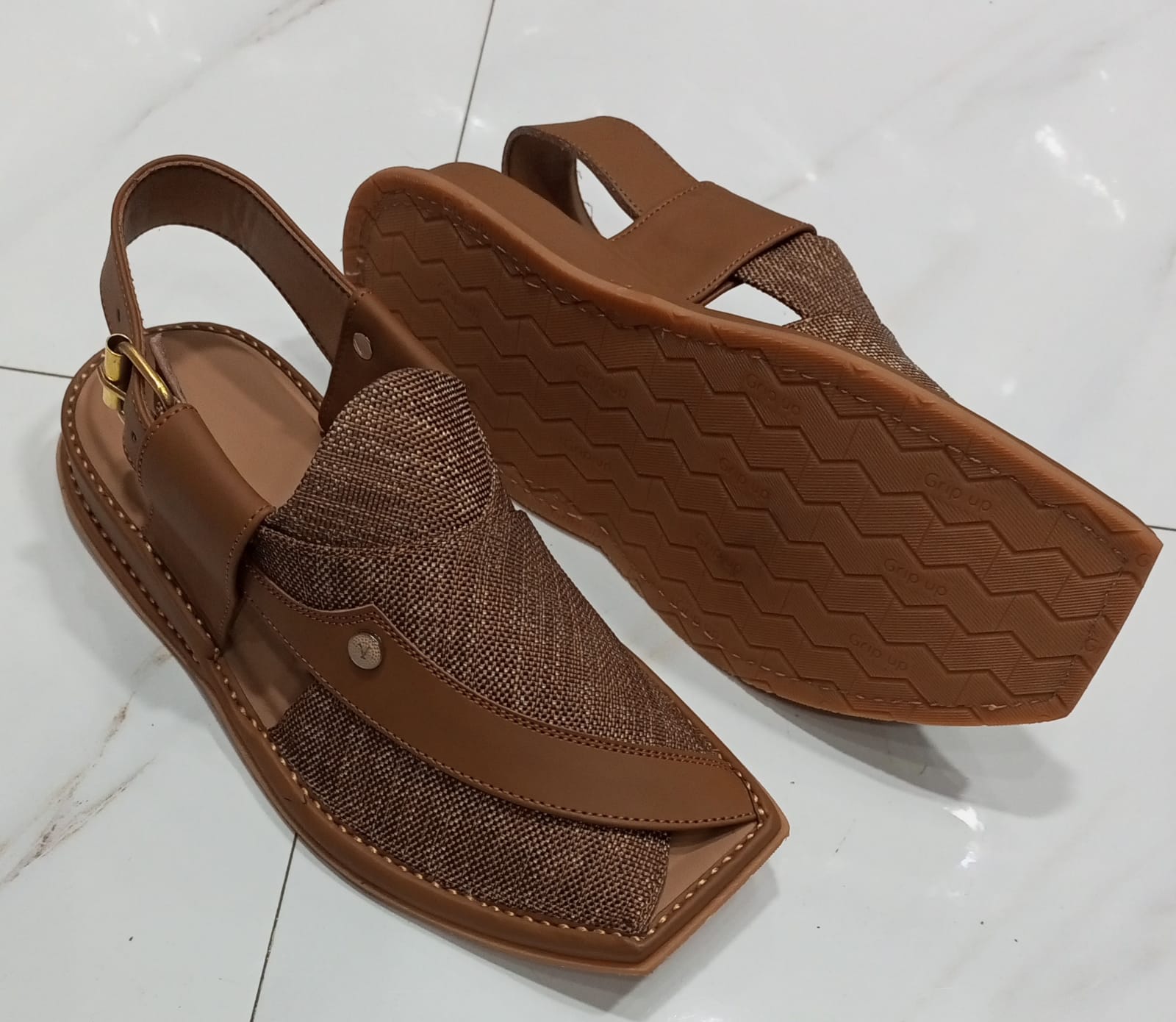Peshawar Zalmi Fabric Chappals gray colour with imported very soft sole and beautiful imported fabric is used. Each design of Happy Face footwear give extra look.
ThApple Peshawar Zalmi Fabric ChappalsSell MartSell MartApple Peshawar Zalmi