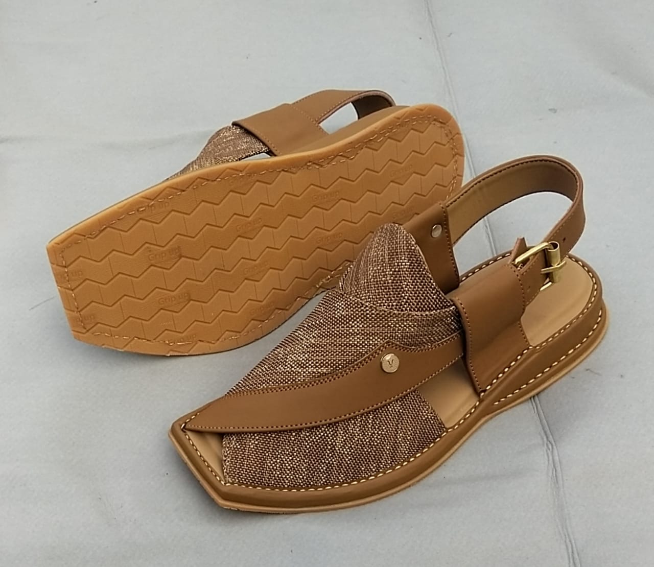 Peshawar Zalmi Fabric Chappals gray colour with imported very soft sole and beautiful imported fabric is used. Each design of Happy Face footwear give extra look.
ThApple Peshawar Zalmi Fabric ChappalsSell MartSell MartApple Peshawar Zalmi