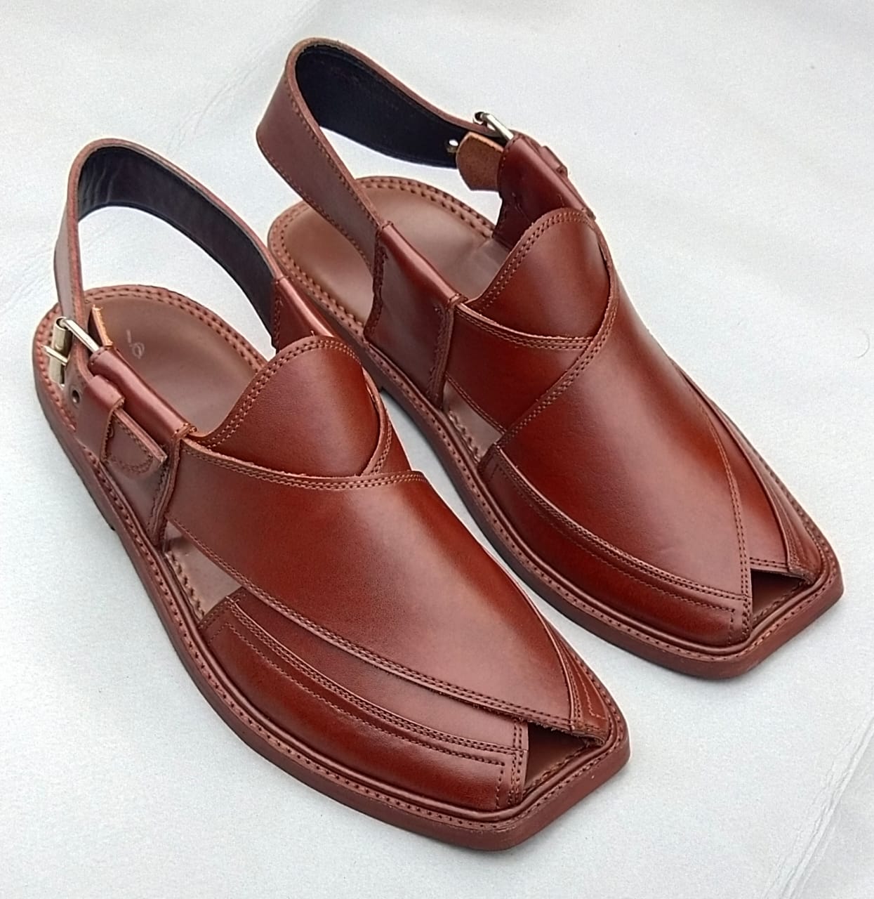 First Class T Gol Famous Chappal