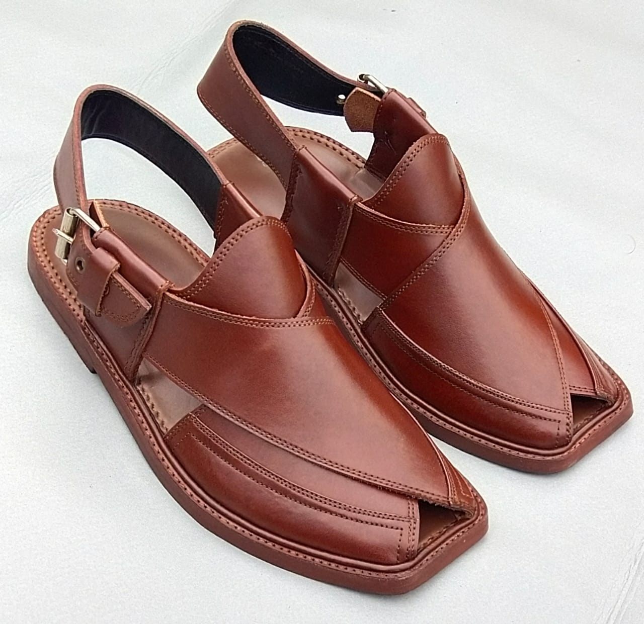 First Class T Gol Famous Chappal