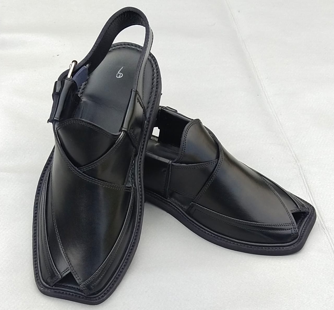 First Class T Gol Famous Chappal