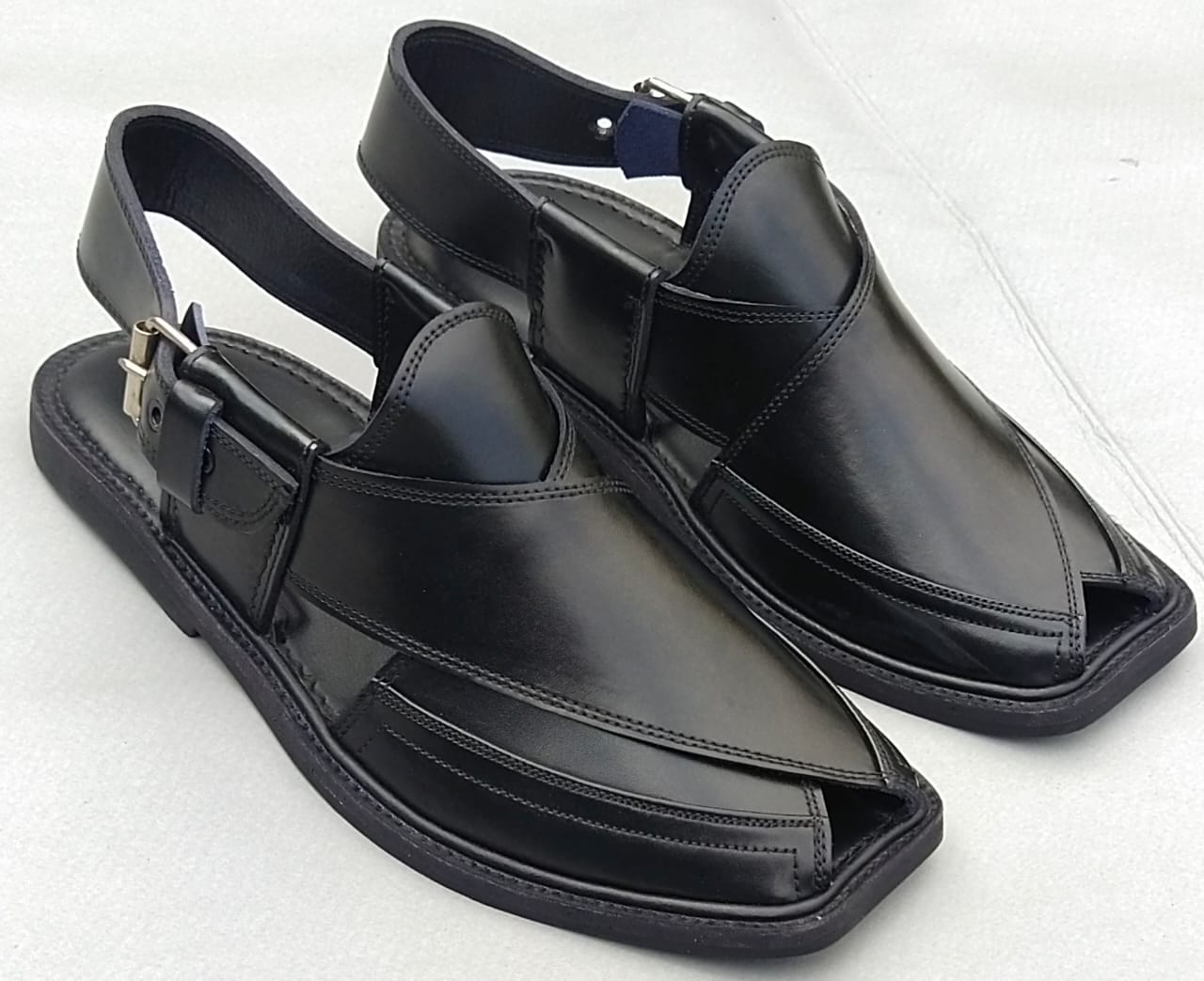 First Class T Gol Famous Chappal