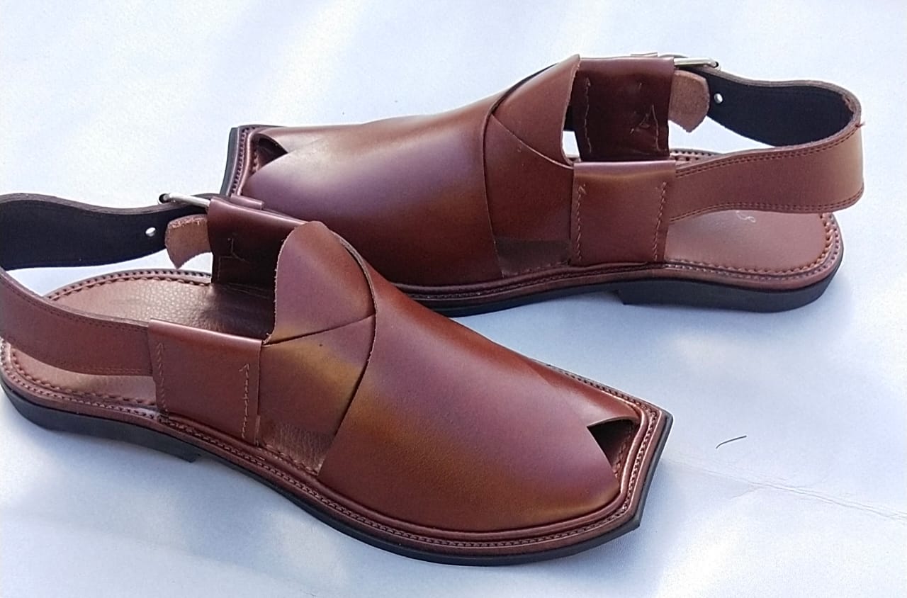 First Class T Gol Famous Chappal