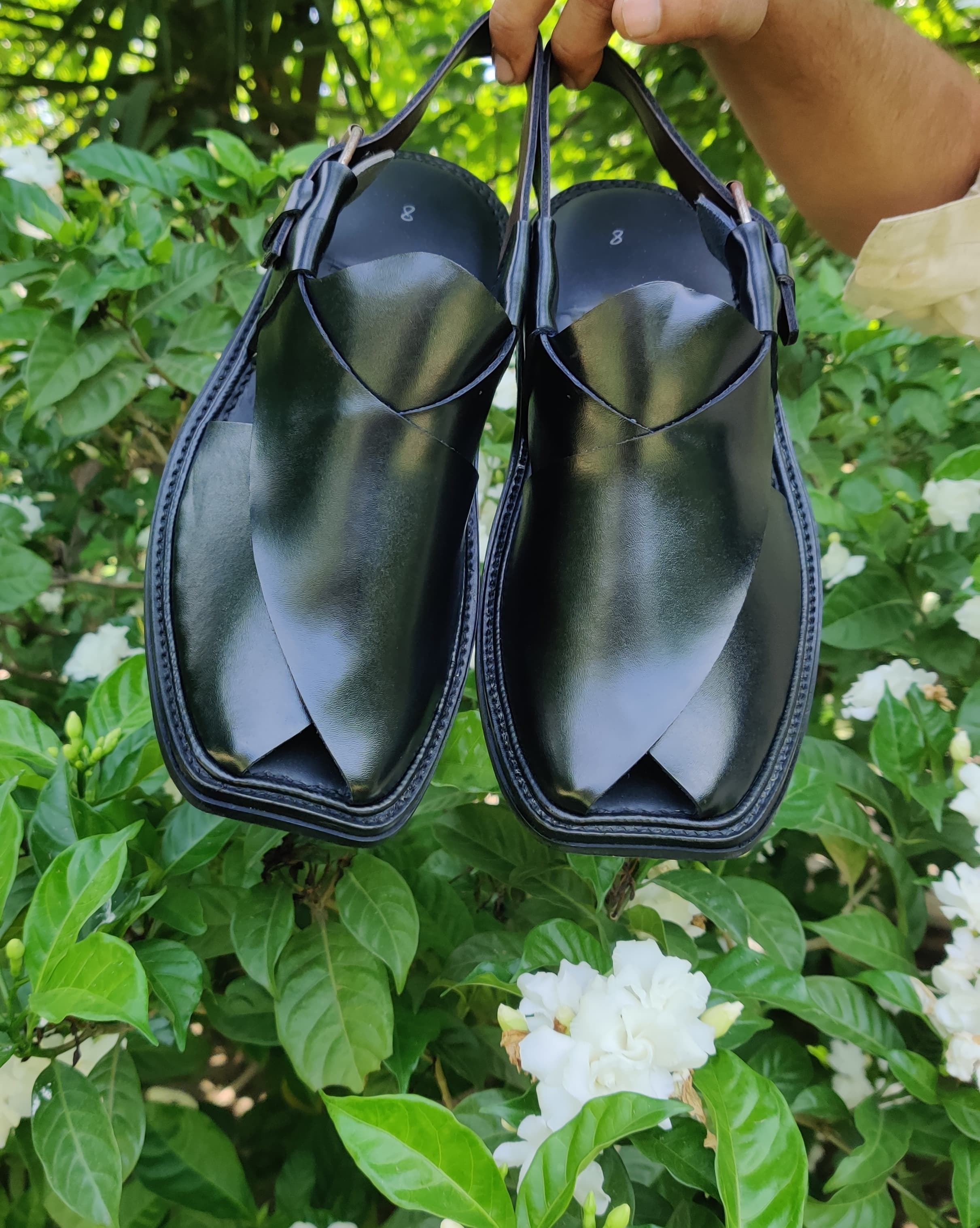 First Class T Gol Famous Chappal