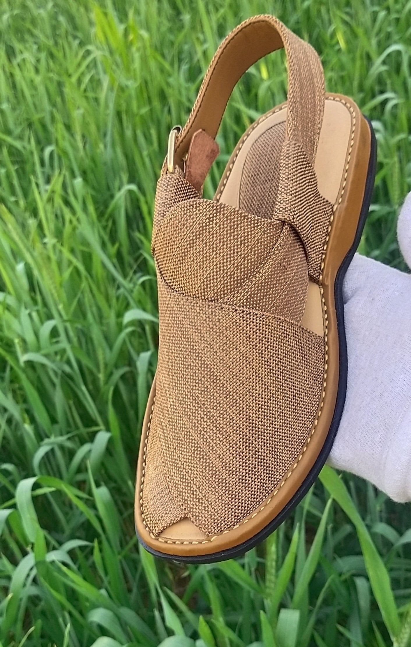 Key features of Gogo chappals include:
Material: Gogo chappals are typically made from lightweight plastic or rubber materials, making them easy to wear and comforGOGO Fabric ChappalSell MartSell MartGOGO Fabric Chappal