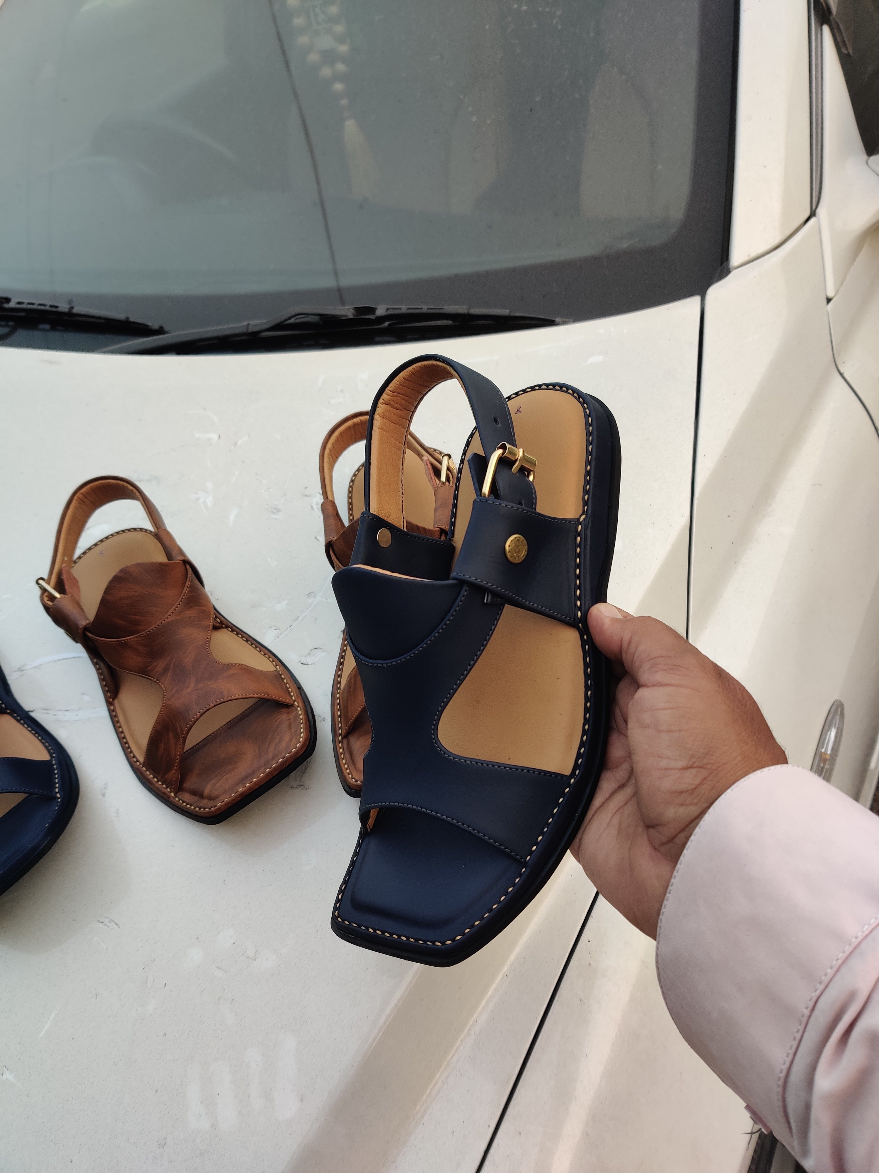 Products Features
The Panjadar Peshawari Chappal is a traditional footwear style originating from the city of Peshawar in Pakistan.Β Each design of Bishoa footwear giZalmi Panjidar ChappalSell MartSell MartZalmi Panjidar Chappal