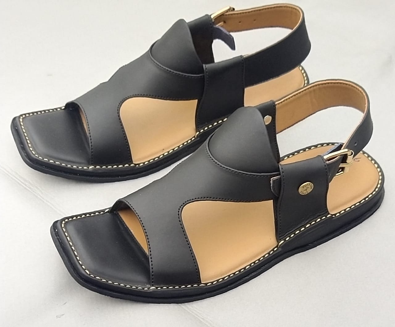 Products Features
The Panjadar Peshawari Chappal is a traditional footwear style originating from the city of Peshawar in Pakistan.Β Each design of Bishoa footwear giZalmi Panjidar ChappalSell MartSell MartZalmi Panjidar Chappal