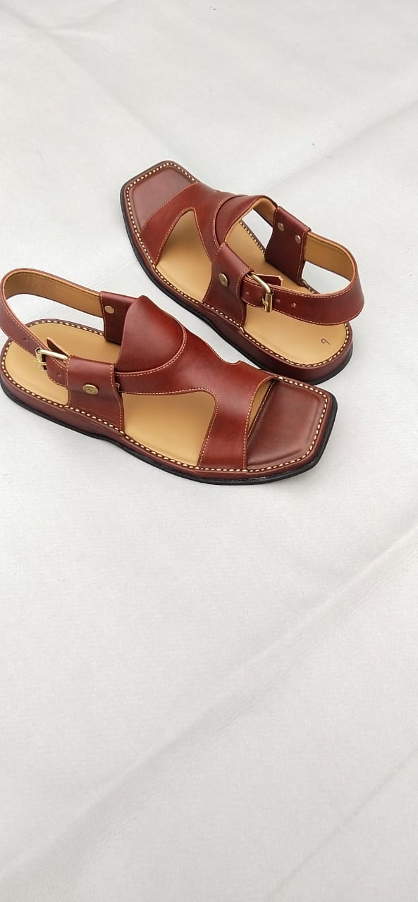 Products Features
The Panjadar Peshawari Chappal is a traditional footwear style originating from the city of Peshawar in Pakistan.Β Each design of Bishoa footwear giZalmi Panjidar ChappalSell MartSell MartZalmi Panjidar Chappal