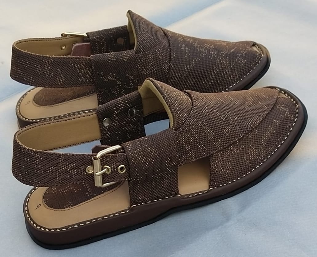 Key features of Gogo chappals include:


Material: Gogo chappals are typically made from lightweight plastic or rubber materials, making them easy to wear and comforGOGO Fabric ChappalSell MartSell MartGOGO Fabric Chappal