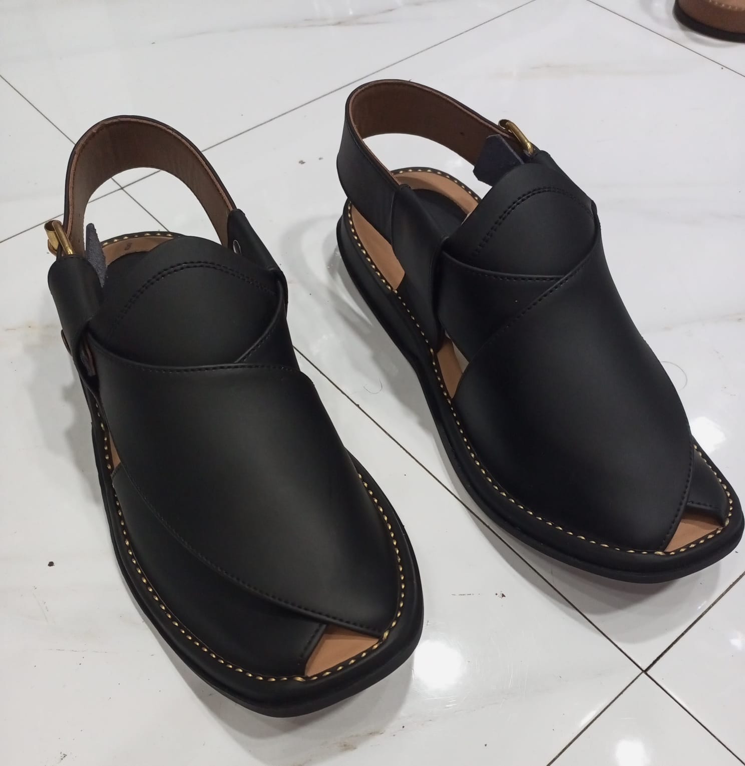 Key features of Gogo chappals include:


Material: Gogo chappals are typically made from lightweight plastic or rubber materials, making them easy to wear and comfor𝐆𝐨𝐆𝐨 𝐋𝐞𝐚𝐭𝐡𝐞𝐫 𝐂𝐡𝐚𝐩𝐩𝐚𝐥Sell MartSell Mart𝐆𝐨𝐆𝐨 𝐋𝐞𝐚𝐭𝐡𝐞𝐫 𝐂𝐡𝐚𝐩𝐩𝐚𝐥